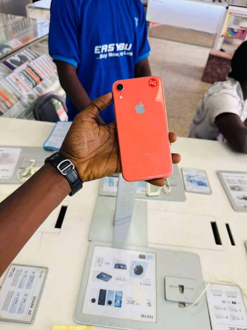 iPhone XR (64GB) thumbnail 4